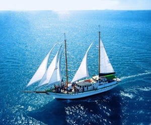barca-a-vela-barriera-corallina-dreaminaustralia